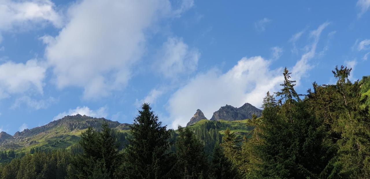 Ferienhaus & Ferienwohnung Winay Wayna Gotschna Blick Klosters Εξωτερικό φωτογραφία